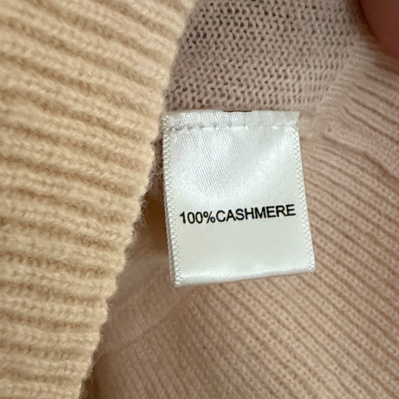 Qi Cashmere Ruffled Peach Cashmere Long Sleeve Sweater, size M - Picture 3 of 5